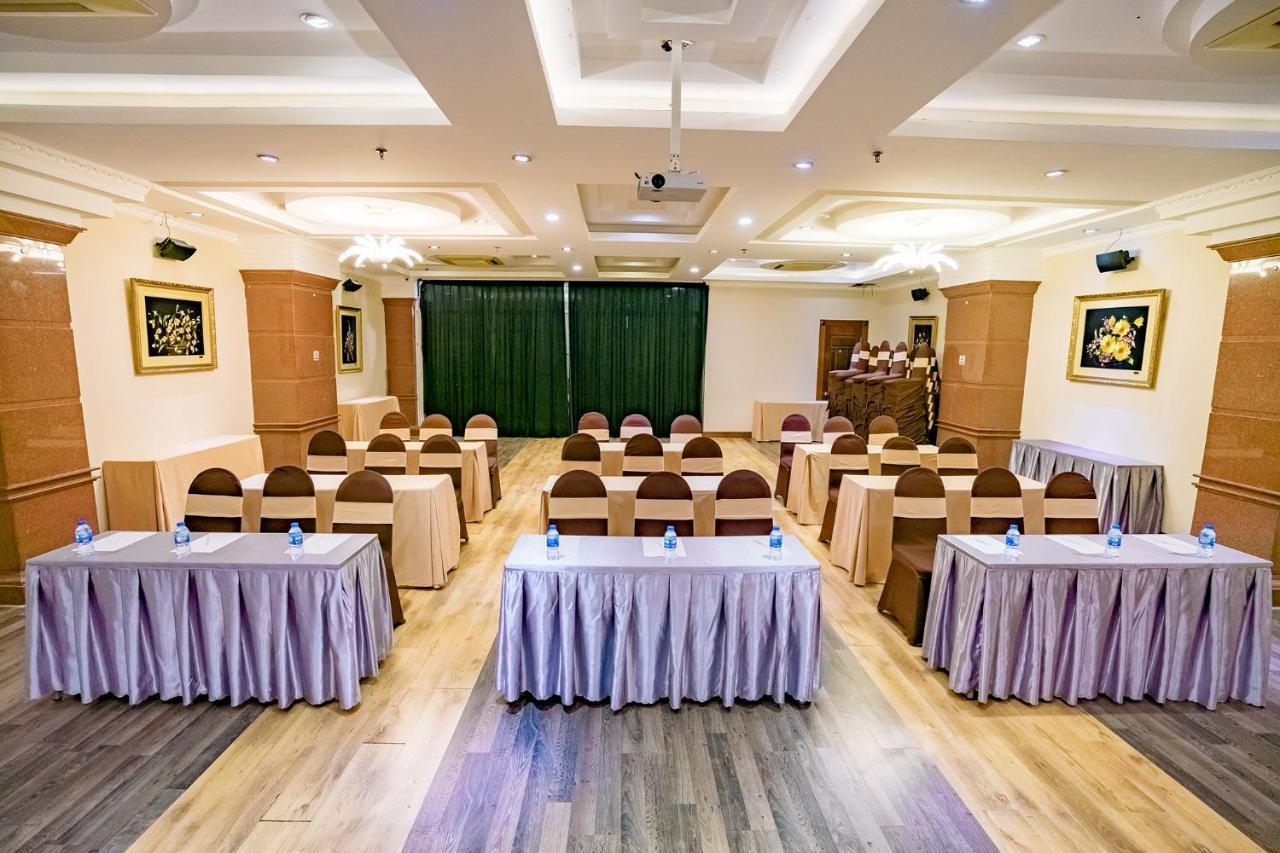 Adina Hotel Дананг Екстериор снимка