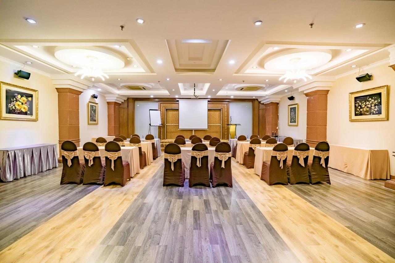 Adina Hotel Дананг Екстериор снимка