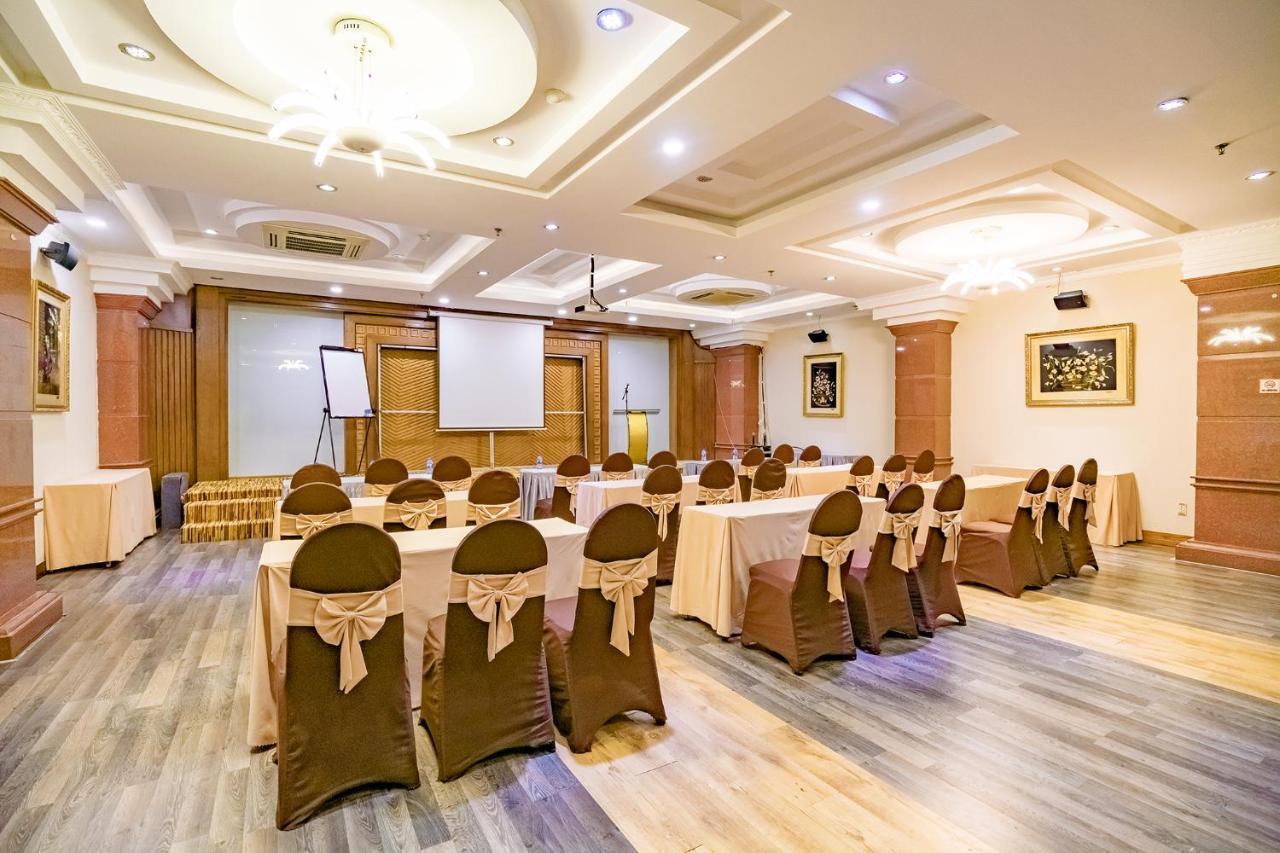 Adina Hotel Дананг Екстериор снимка